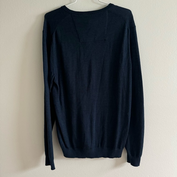 Calvin Klein V-Neck Extra Fine 100% Merino Wool Navy Blue Sweater Size Medium - Picture 11 of 14